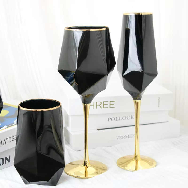 Copa de vino con borde dorado  - Wine Beer Whiskey reseña y precio